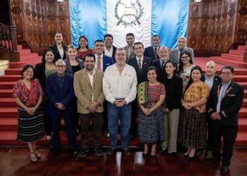 Presidente Arévalo con los gobernadores departamentales. / Foto: SCSP.