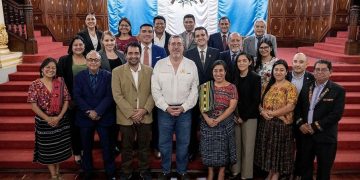 Presidente Arévalo con los gobernadores departamentales. / Foto: SCSP.