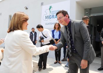 La vicemandataria recorrió entro de Recepción de Retornados del Instituto Guatemalteco de Migración.