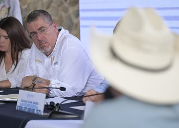 El presidente Arévalo en reunión con alcaldes de Baja Verapaz el pasado 8 de mayo. /Foto: Álvaro Interiano.