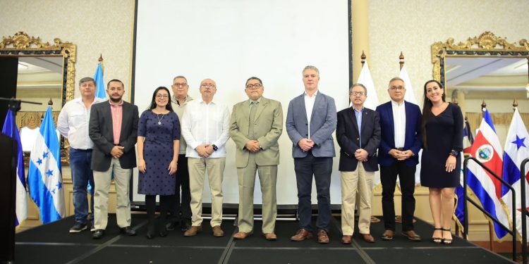 El MAGA lidera esfuerzos regionales contra el gusano barrenador