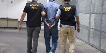 Operativo en la ruta al Atlántico, capturan a piloto de autobús por trasladar a migrantes irregulares