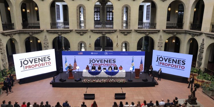 Lanzamiento oficial del programa Jóvenes con Propósito. /Foto: Gilber García.