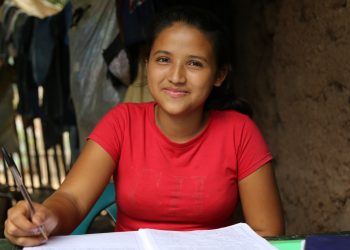 Con Beca Social Media los jóvenes pueden concluir sus estudios de nivel medio. /Foto: Mides.