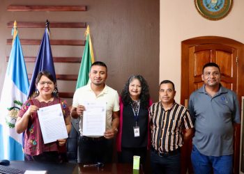 Huehuetenango firma convenios para proyectos de agua potable