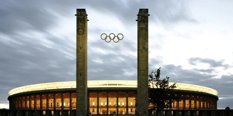 España debutará en la Eurocopa en un estadio con una historia marcada por claroscuros