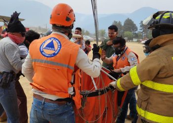 Trabajo coordinado para la liquidación de incendio forestal en Quetzaltenango
