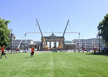 La Puerta de Brandeburgo será centro futbolístico y cultural durante la Eurocopa