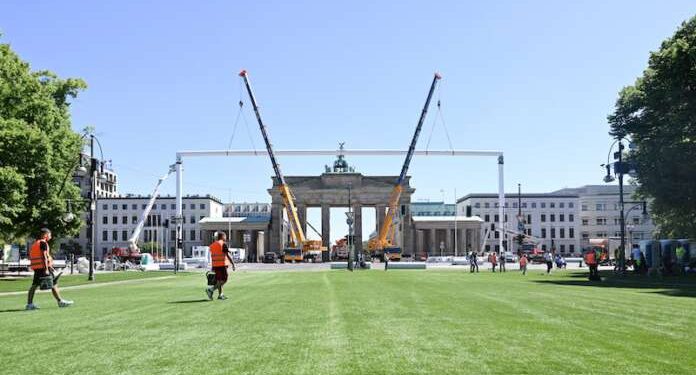 La Puerta de Brandeburgo será centro futbolístico y cultural durante la Eurocopa