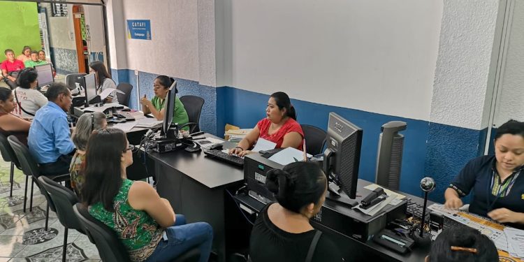 El IGSS acerca sus servicios administrativos a los departamentos.