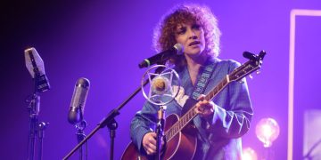 Gaby Moreno regresa con un emotivo concierto al lugar que inspiró su carrera.