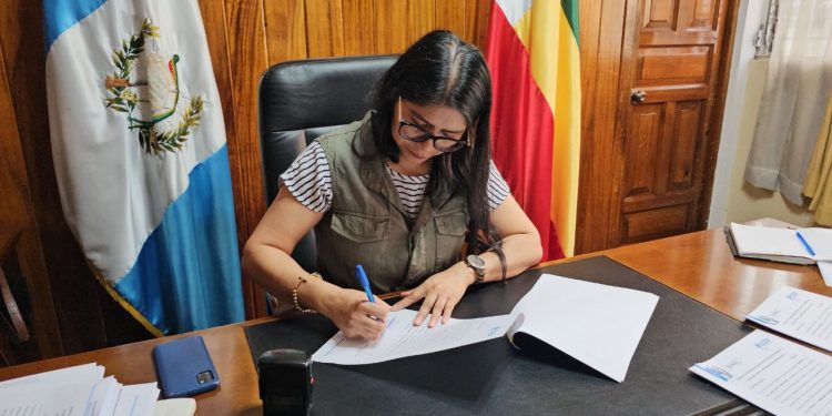 Detalles de convenios que buscan el desarrollo y progreso para Jalapa