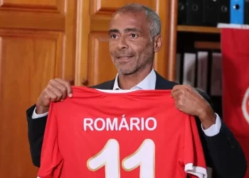 A los 58 años, Romário volverá a los terrenos de juego