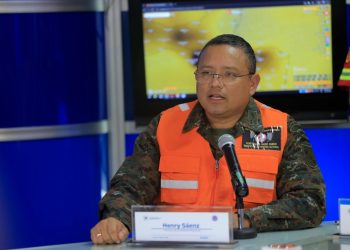 Ejército mantiene apoyo aéreo y terrestre en combate de incendios