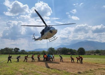 Ejército de Guatemala refuerza labores contra incendios forestales
