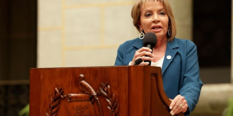 Presidente Bernardo Arévalo remueve de su cargo a la ministra de Comunicaciones