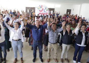 Autoridades del Mides y Sesan dan seguimiento a la iniciativa Mano a Mano. /Foto: SESAN