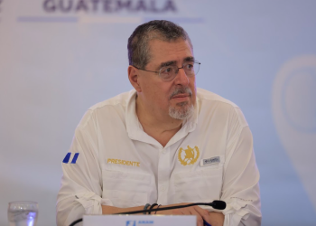 Presidente Bernardo Arévalo abordó las acciones sobre migración en el país. / Foto: Gilber García.