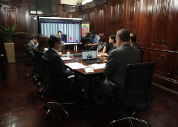 Presidente Bernardo Arévalo en el encuentro virtual con el presidente de China (Taiwán). / Foto: Alejandro García.