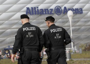 Policía desplegada previo a la Eurocopa 2024. // Foto: QuePasaMedia.