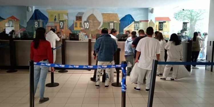 Guatemala recibe a casi 3 mil migrantes retornados de EE. UU. en mayo