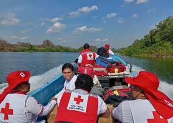 Brindan jornada médica a personal que trabaja en sofocar incendios forestales en Petén
