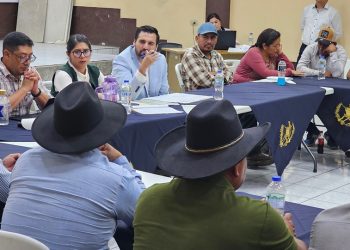 Diálogo con autoridades Xincas para abordar seguridad y tala de árboles en Jalapa