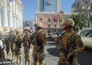 Tensión en Bolivia por golpe de Estado militar en marcha