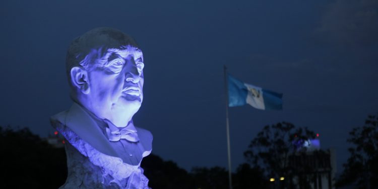 Busto de Miguel Ángel Asturias en el centro cultural que lleva su nombre. / Foto: Gobierno de Guatemala.