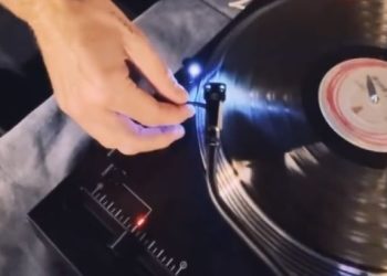 El disco de vinilo Moon Music, de Coldplay, se hará con el 70 % de plástico reciclado del río de Las Vacas, Guatemala.