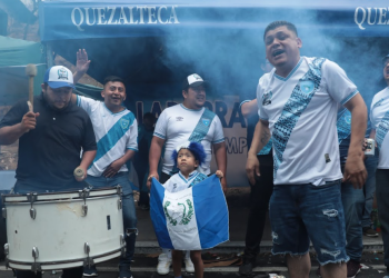 El color de la afición pintó el coloso de la zona 5