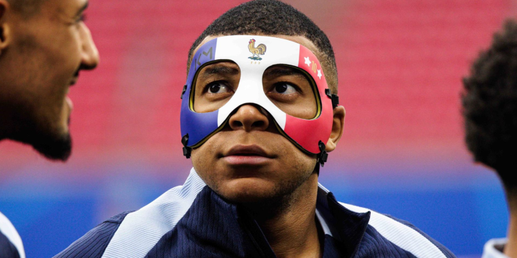 Eurocopa 2024: Mbappé se entrena con máscara y apunta a los Países Bajos