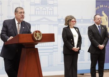 Presidente Bernardo Arévalo en conferencia de prensa.