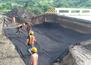 Continúan trabajos en puente El Colorado, frontera con El Salvador
