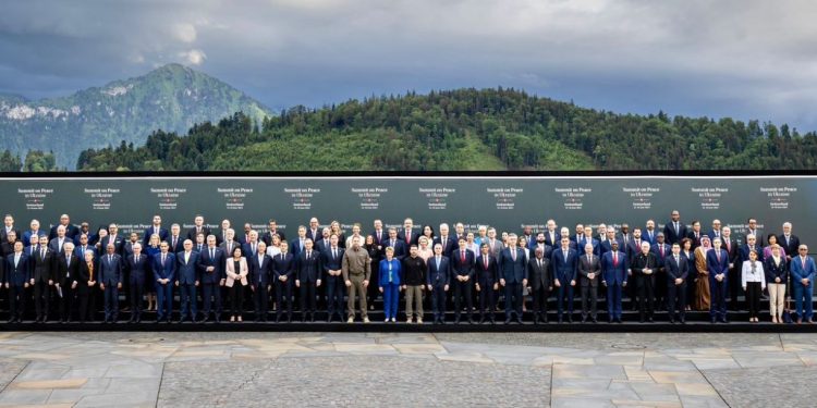 Cumbre de Ucrania concluye con un nuevo llamado a la paz