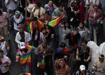 Unas 8 mil personas participaron en el desfile del orgullo en el Centro Histórico de la ciudad de Guatemala.