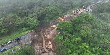 Ministro de Comunicaciones revela más detalles sobre cómo está enfrentando los daños causados por las lluvias. / Foto: Dickens Zamora.