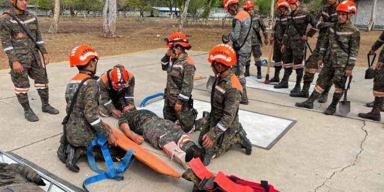 Ejército en apresto en temporada de lluvias