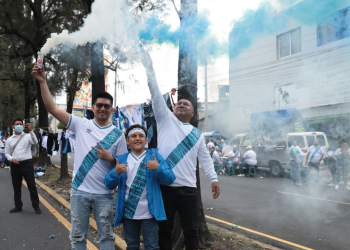 El color de la afición pintó el coloso de la zona 5