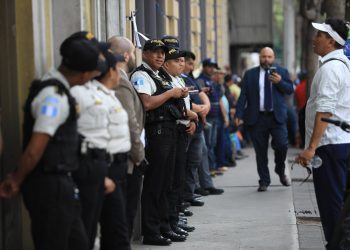 Ministro de Gobernación explica por qué está obligado a enviar 60 agentes de PNC a resguardar el Congreso