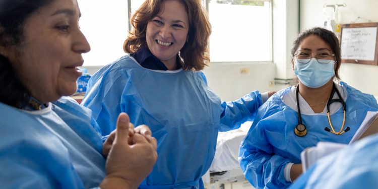 Ministra de Salud, Sandra Aparicio, visitó el Hospital Regional de Cobán. /Fot0: MSPAS.
