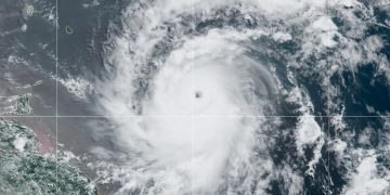 El huracán Beryl se encuentra este domingo en el área oriental del Caribe y se espera que llegue a la península de Yucatán el próximo viernes.