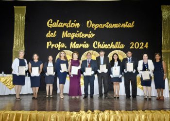 Homenaje a la excelencia educativa en Jalapa