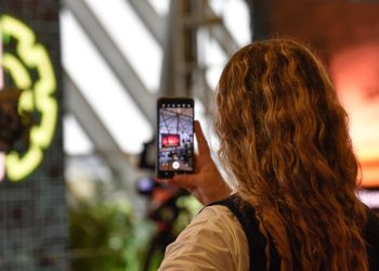 Desarrollan nuevo modelo de neuronas reales que prometen mejorar el desarrollo de inteligencia artificial (IA).