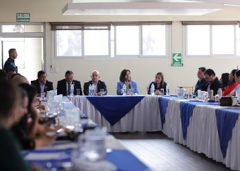 Karin Herrera lidera Encuentro Nacional de Clínicas de Atención UNIVET