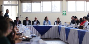 Karin Herrera lidera Encuentro Nacional de Clínicas de Atención UNIVET