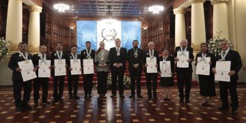 Ellos son cinco de los 10 galardonados con la Orden Nacional Francisco Marroquín