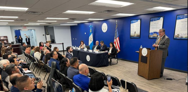 Mandatario se reúne con la comunidad guatemalteca en Nueva York