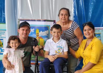 Remozamiento de escuelas: Matthew André, el estudiante distinguido en aldea Jones, Río Hondo, Zacapa