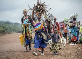 Millones de personas abandonan sus hogares para vivir como refugiadas en otros países. / Foto: El Mundo.